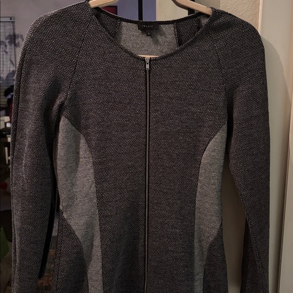 Theory Monochrome “Cheyenne” Knit Dress - Picture 4 of 6